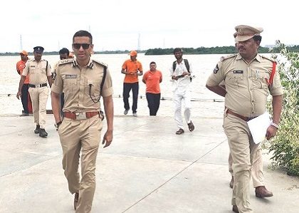 కృష్ణ లంక, ఇబ్రహీంపట్నం పోలీస్ స్టేషన్‌లను తనిఖీ చేసిన డీసీపీ శ్రీ విశాల్ గున్ని ఐ.పి.ఎస్ గారు