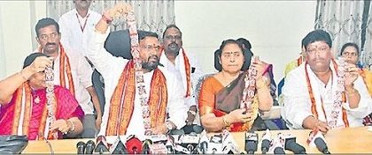 భక్తులకు ప్రథమ ప్రాధాన్యం