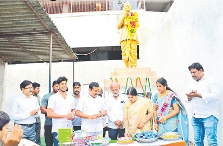 పింగళి వెంకయ్యకు ఘన నివాళి