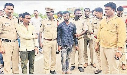 హైవేపై యాక్షన్ సినిమా తరహా ఛేజింగ్