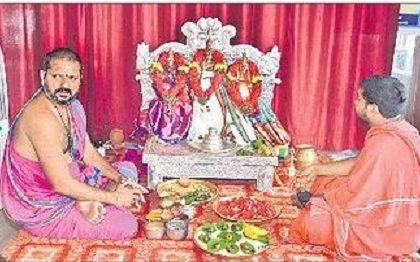 ఇంద్రకీలాద్రిపై భక్తుల రద్దీ