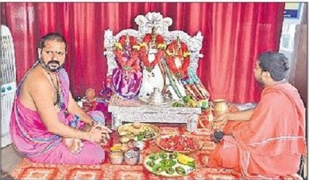 ఇంద్రకీలాద్రిపై భక్తుల రద్దీ