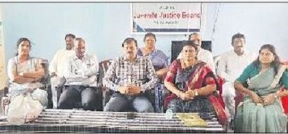 జువైనల్ హోమ్ ను సందర్శించిన ట్రైనీ జూనియర్ సివిల్ జడ్జీలు