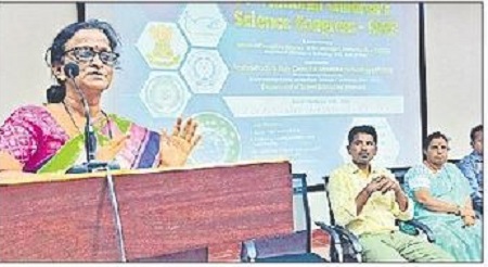 విద్యార్థులు శాస్త్రవేత్తలుగా ఎదగాలి