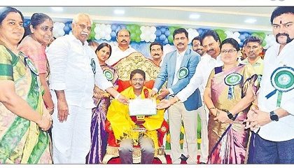 పవిత్ర వృత్తి.. సమాజ సృష్టి