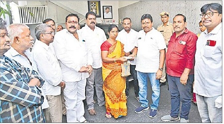 సంక్షేమంలో దేశానికే ఆదర్శం