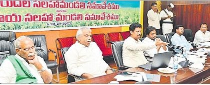 రైతులు ప్రత్యామ్నాయం వైపు  మళ్లాలి