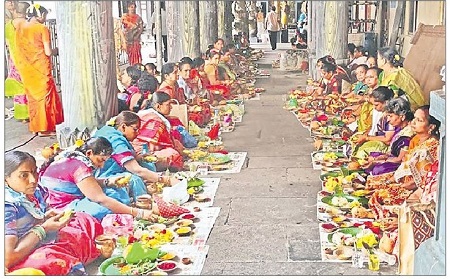 ఆలయాల్లో శ్రావణ సందడి