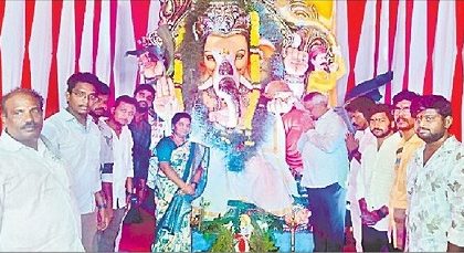 ఘనంగా చవితి వేడుకలు