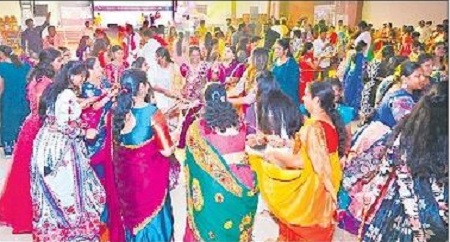 ఉత్సాహంగా దాండియా నైట్