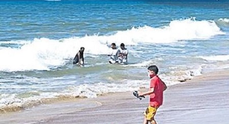 బీచ్ కు పోదాం.. పదా.. పదా..