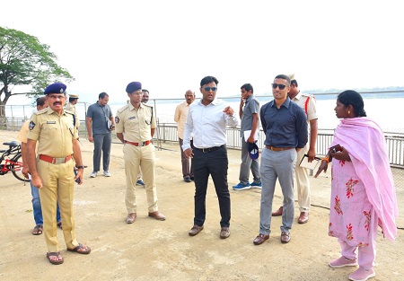 భక్తుల భద్రతకు పెద్ద పీట: నగర పోలీస్ కమీషనర్ శ్రీ కాంతి రాణా టాటా ఐపిఎస్ గారు