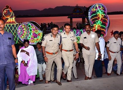 హంస వాహ‌నం ట్రయిల్ రన్ ను పరిశీలించిన పోలీస్ కమీషనర్ శ్రీ క్రాంతి రాణా టాటా ఐపియస్ గారు