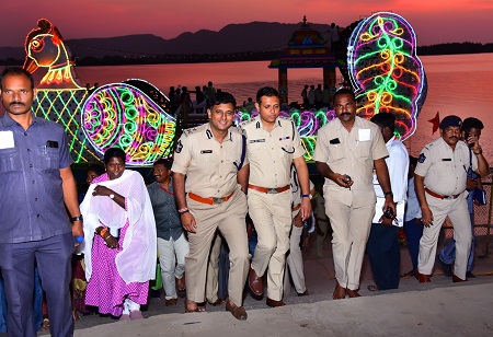 హంస వాహనం ట్రయిల్ రన్ ను పరిశీలించిన పోలీస్ కమీషనర్ శ్రీ క్రాంతి రాణా టాటా ఐపియస్ గారు