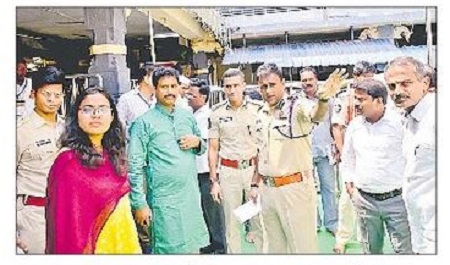 మూలా నక్షత్రం రద్దీ.. ప్రశాంతంగా అమ్మవారి దర్శనం