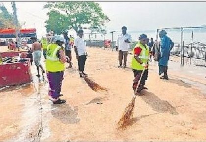 ఉత్సవాల్లో నిర్విరామంగా వీఎంసీ  సేవలు