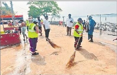 ఉత్సవాల్లో నిర్విరామంగా వీఎంసీ సేవలు