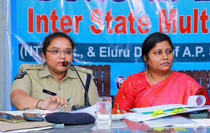 తెలంగాణా ఎన్నికల నేపథ్యంలో విస్తృతంగా తనిఖీలు
