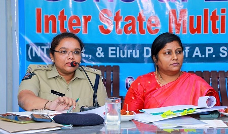 తెలంగాణా ఎన్నికల నేపథ్యంలో విస్తృతంగా తనిఖీలు