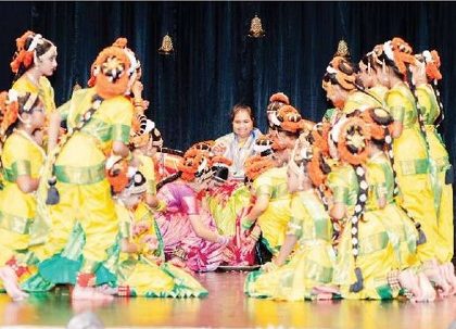 వైభవంగా నృత్య నీరాజనం
