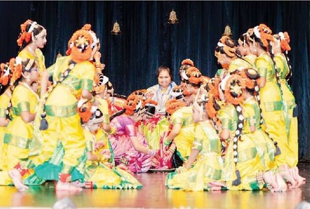 వైభవంగా నృత్య నీరాజనం