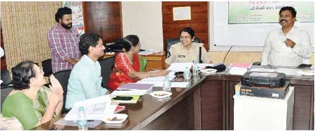 డెకాయ్ ఆపరేషన్లు విస్తృతం చేయాలి
