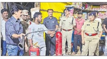 బాణసంచా దుకాణాల తనిఖీ