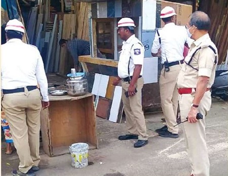 ట్రాఫిక్ కు అంతరాయం కలిగించవద్దు