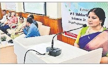 క్రీడలకూ ప్రాధాన్యం ఇవ్వాలి