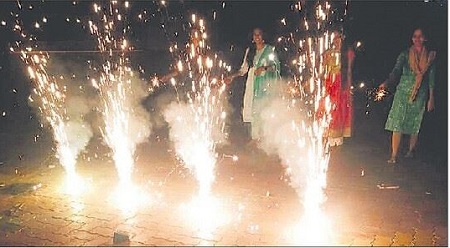 నగరంలో దీపావళి సందడి