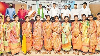 గిరిజనుల సమగ్రాభివృద్ధిలో భాగస్వాములవుదాం