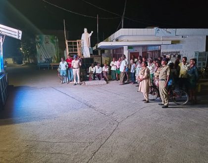 సైబర్ క్రైమ్ మరియు సోషల్ మీడియా ద్వారా జరుగుతున్న నేరాలపై చేరువ వాహనం ద్వారా ప్రజలకు అవగాహన కార్యక్రమాలు