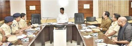 మద్యం అక్రమ రవాణాపై నిఘా పెట్టండి