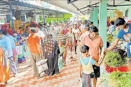 ప్రజలకు సౌకర్యం.. వ్యాపారులకు ఆదాయం