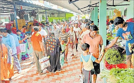 ప్రజలకు సౌకర్యం.. వ్యాపారులకు ఆదాయం