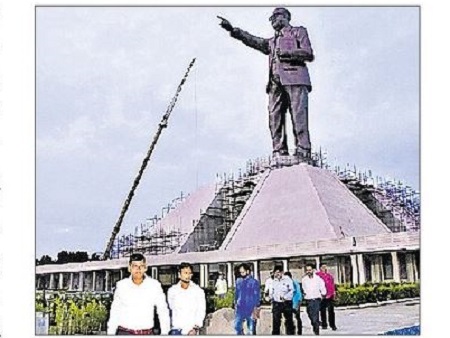 స్మృతివనం పనులు గడువులోగా పూర్తి చేయండి