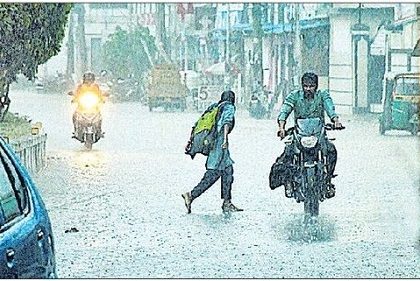 బెజవాడలో భారీ వర్షం