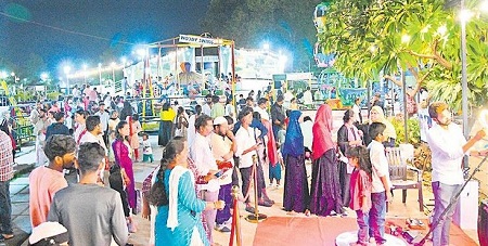 ఆహ్లాదం.. ఆనందం