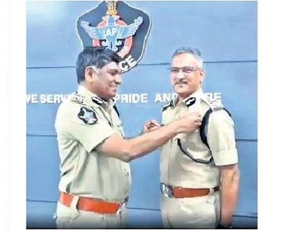 సూపర్ పోలీస్ కు డీజీపీ డిస్క్