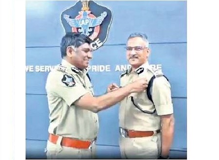 సూపర్ పోలీస్ కు డీజీపీ డిస్క్