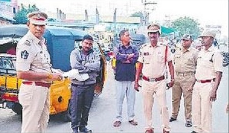 ఆటోడ్రైవర్లకు అవగాహన