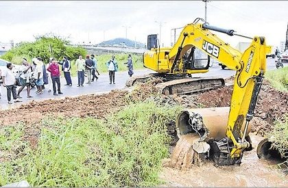వాన నీరు నిలవకుండా చర్యలు