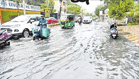 ఎడతెరిపి లేని వర్షం