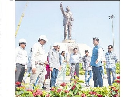 స్మృతివనాన్ని సుందరంగా తీర్చిదిద్దాలి