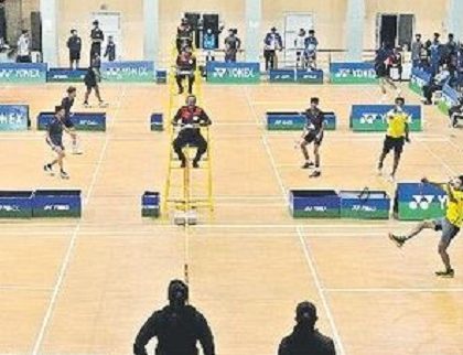రసవత్తరంగా బ్యాడ్మింటన్ టోర్నీ