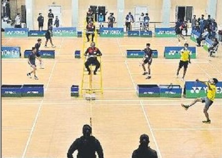 రసవత్తరంగా బ్యాడ్మింటన్ టోర్నీ