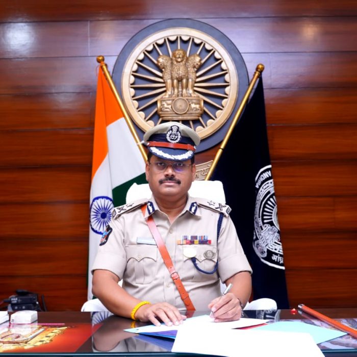 ఎన్.టి.ఆర్.జిల్లా పోలీస్ కమిషనర్ గా భాధ్యతలు స్వీకరించిన శ్రీ ఎస్.వి. రాజశేఖర బాబు,  ఐ.పి.ఎస్.గారు - ది. 13.07.2024