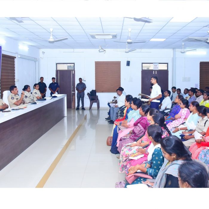 సైబర్ నేరాలపై ప్రజలకు ఏవిధంగా  అవగాహన కల్పించాలి అనే విషయంపై సైబర్ కమాండోలకు వర్క్ షాప్ నిర్వహించిన నగర పోలీస్ కమిషనర్ ఎస్.వి.రాజ శేఖర బాబు, ఐ.పి.ఎస్. గారు – ది. 24-08-2024