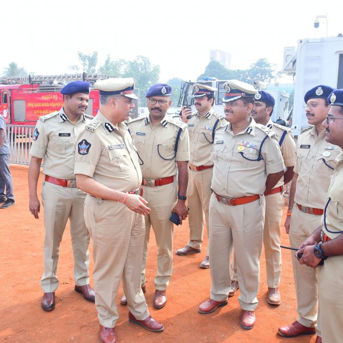 స్వర్ణాంద్ర@2047 విజన్ కార్యక్రమమ బందోబస్త్ ను స్వయంగా పరిశీలించిన రాష్ట్ర డి.జి.పి. శ్రీ సి.హెచ్ ద్వారకా తిరుమలరావు ఐ.పి.ఎస్.గారు. - ది. 13.12.2024