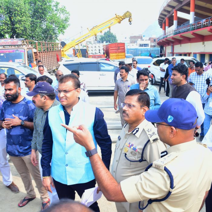 స్వర్ణాంద్ర@2047 విజన్ కార్యక్రమమునకు బందోబస్తు విధులు నిర్వహించు పోలీస్ అధికారులు, సిబ్బందికి బందోబస్త్ విధులపై మార్గదర్శకాలు, సూచనలు, సలహాలను అందించి, దిశానిర్ధేశం చేసిన ఎన్.టి.ఆర్. జిల్లా నగర పోలీస్ కమీషనర్ శ్రీ ఎస్.వి.రాజ శేఖర బాబు ఐ.పి.ఎస్. గారు  - ది. 12.12.2024